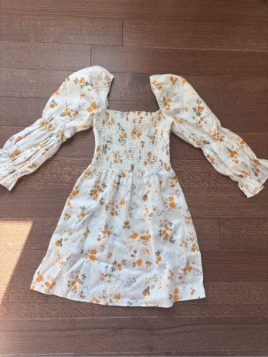 Reformation Dresses & Skirts - Reformation White Floral Smocked Dress with Puff Sleeves